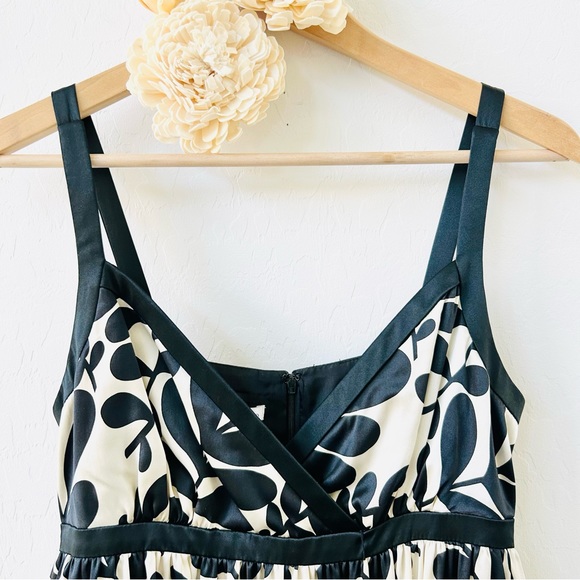 Maggy London 100% Silk Babydoll Dress, Black and Cream, Excellent Condition - Picture 2 of 9